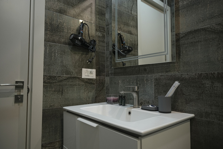 Bathroom 4, Sweet Home Deluxe Apart-Hotel, Yerevan