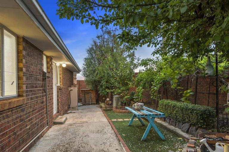 Exterior & Views 5, Corner Cottage, Gr. Dandenong - Dandenong