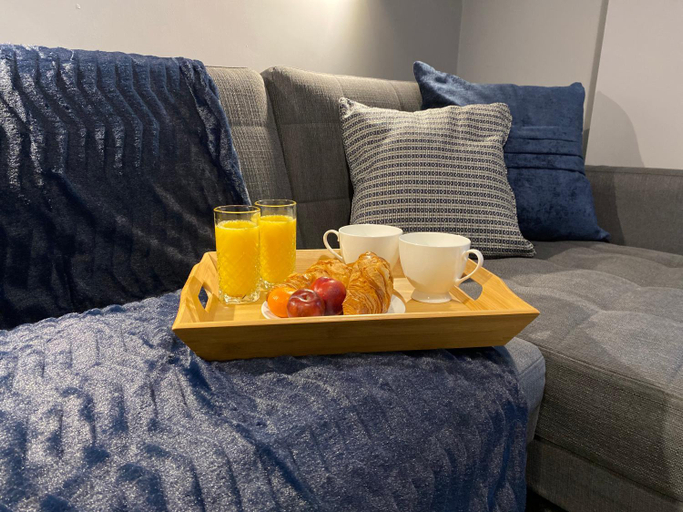 Food & Drinks 4, The North Wales Gathering - 9 Bedroom - EV Charging, Flintshire