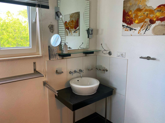Bathroom 2, Modern Red & Blue Apartment, Podstrana