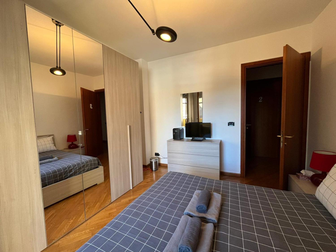Others 3, BedandBreakfast Eni Torri Lombarde San Donato BBqueen, Milano