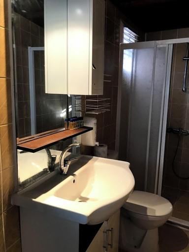 Bathroom, ÖĞRETMENİN YERİ BUTİK OTEL VE RESTAURANT, Ayvacık