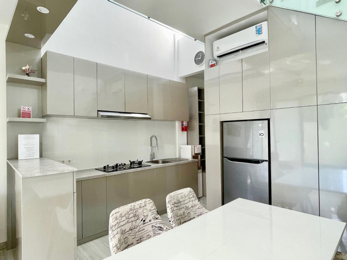 Dining Room 12