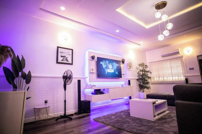 Others 4, 215 West Apartment, AbujaMun
