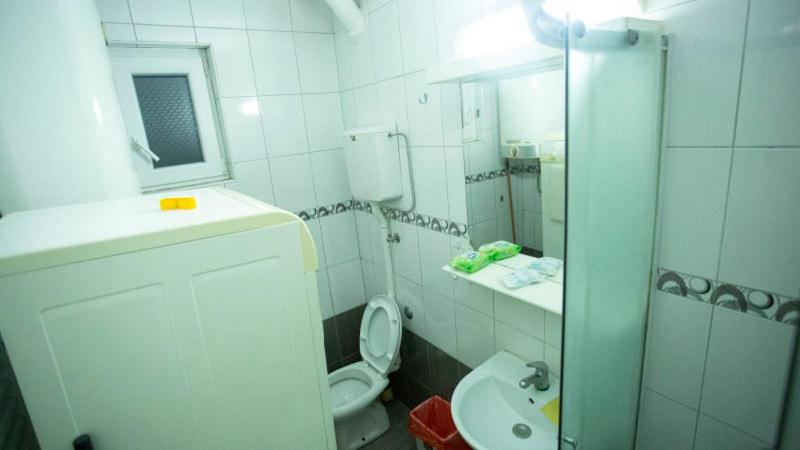 Others 5, Private cozy room 2 with shared kitchen in appartment, Belgrade
