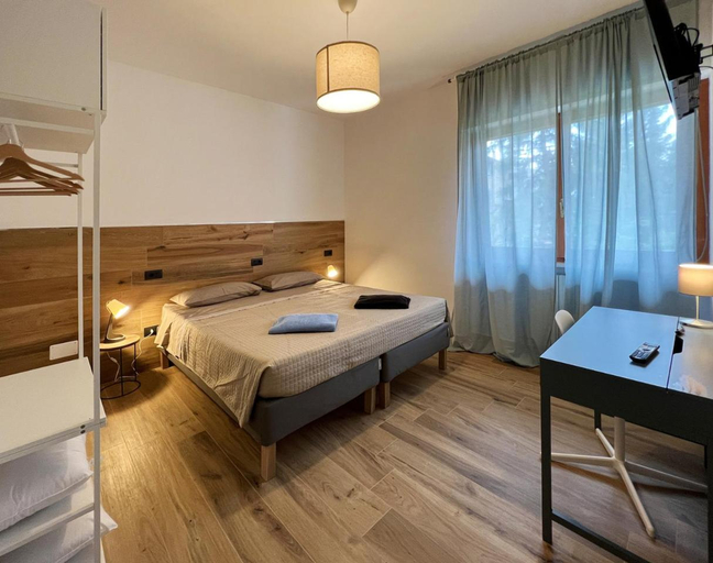 Others 4, Apartment Marco, Teramo
