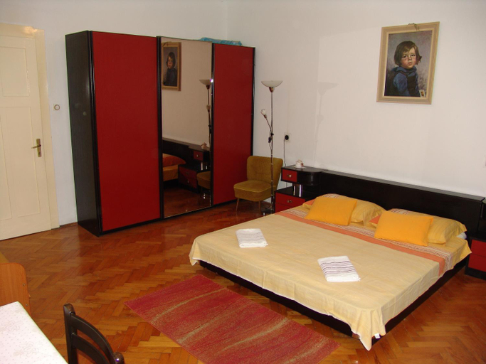 Others 5, Rooms Secer, Split