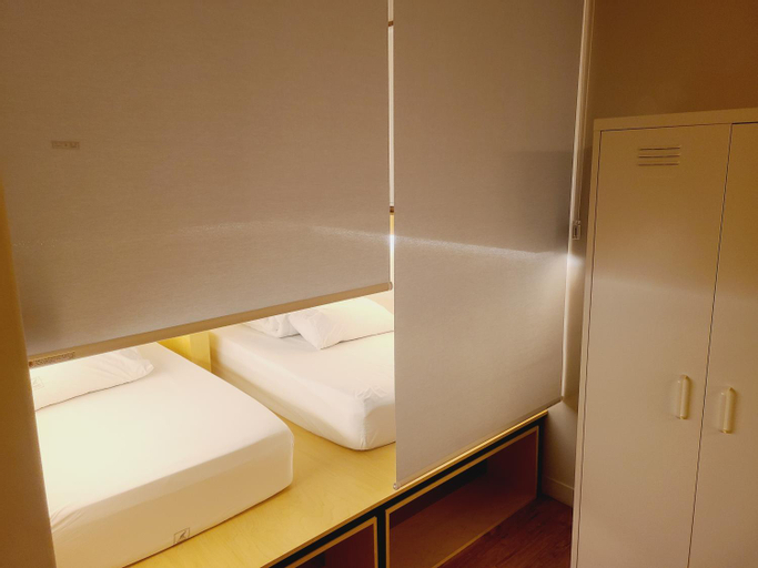 Bathroom 18
