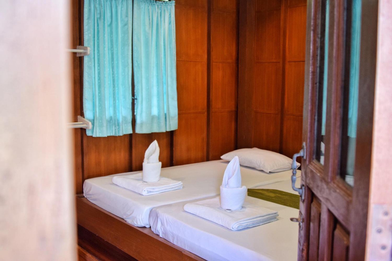 Bedroom 2, Baan Kornnara Resort, Amphawa