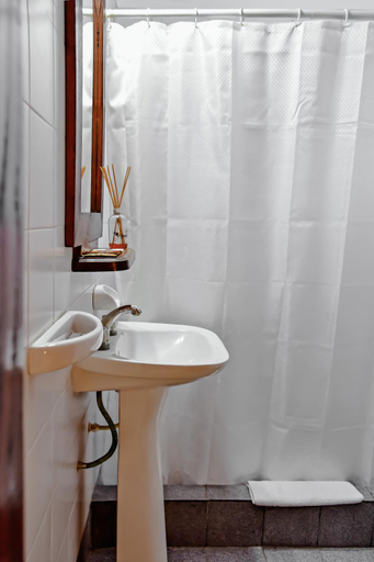 Bathroom 2, Hotel El Paraiso De La Sierra, Tandil