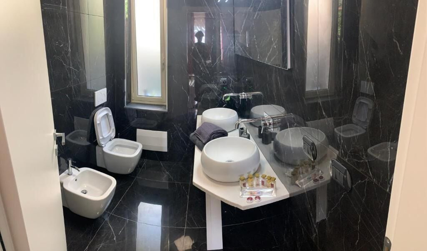 Bathroom 5, NATIONAL GALLERY TAORMINA B&B, Messina