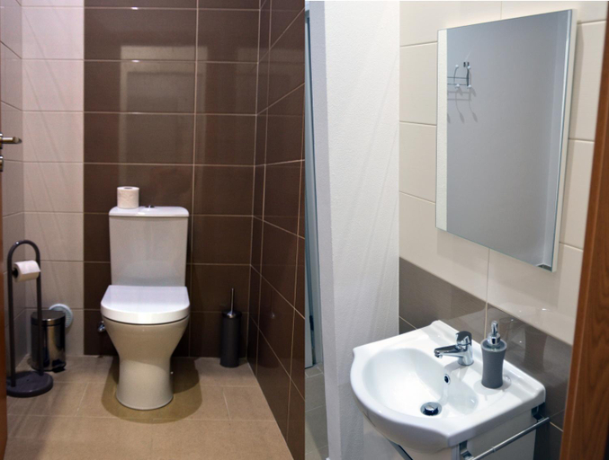 Bathroom 4, RM newhost 2015 / CasaDoChico, Portalegre