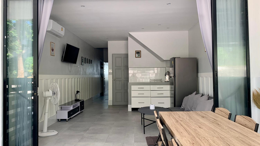 Dining Room 18