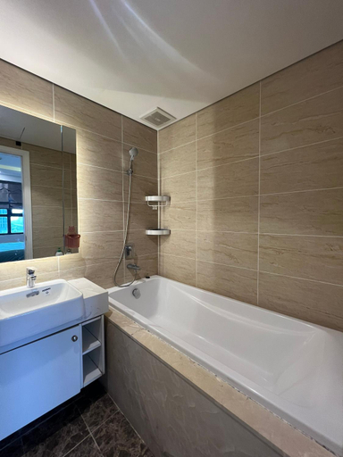 Bathroom 22