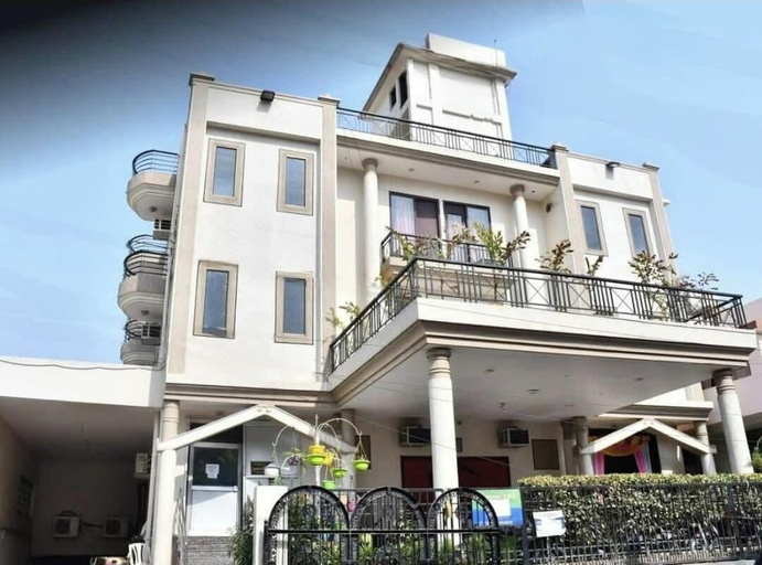 Exterior & Views 2, Hotel Kameshut Garden Bar and Restaurant, Varanasi