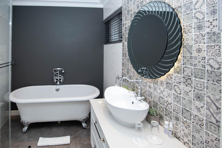Bathroom 3, Milner House Kimberley, Frances Baard