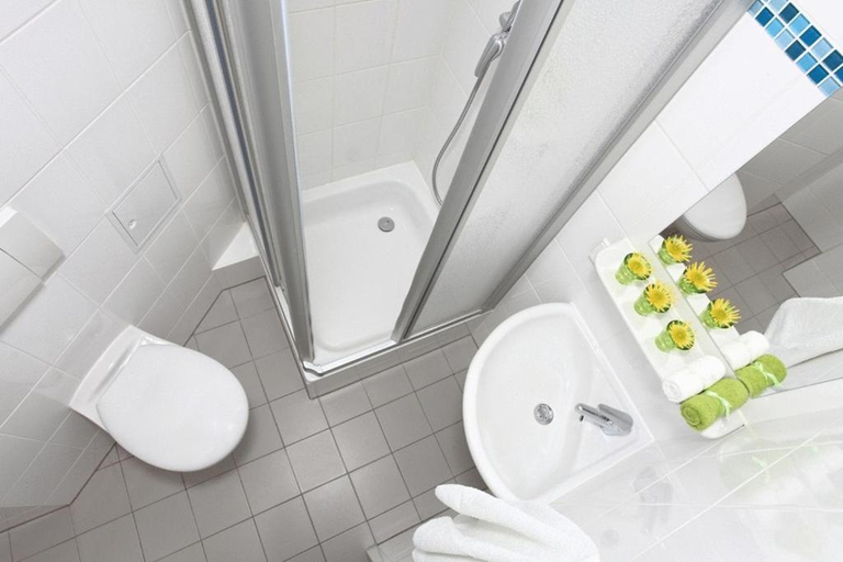 Bathroom 3, Ark am Hauptbahnhof, Berlin