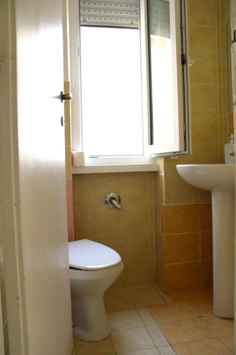 Bathroom 5, Mikasa Balduina Roma, Rome