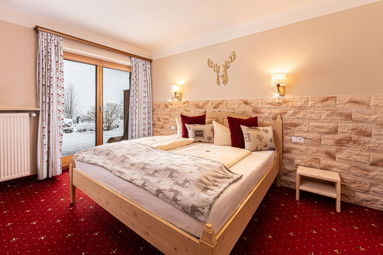 Bedroom 3, Alpenhotel Bergzauber, Berchtesgadener Land