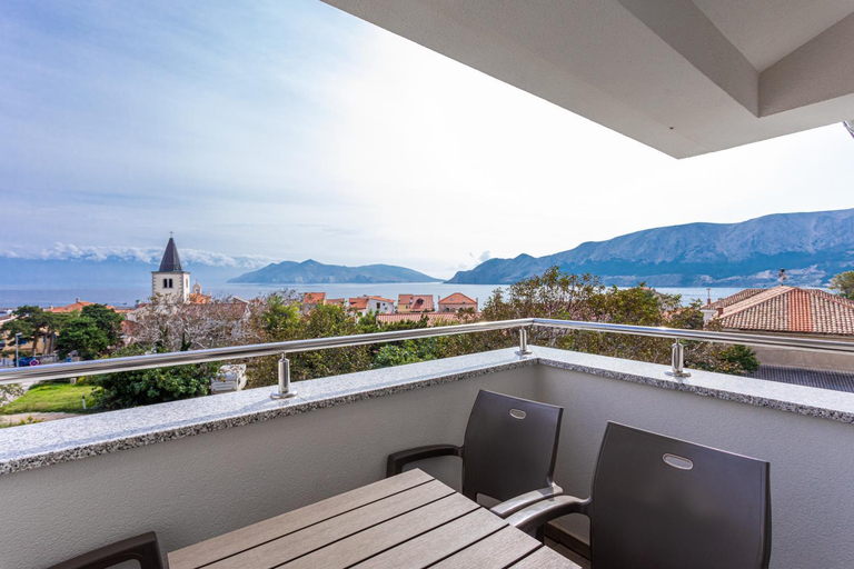 Balcony/terrace 4, Apartments Crnekovic Tomislava 8, Baška