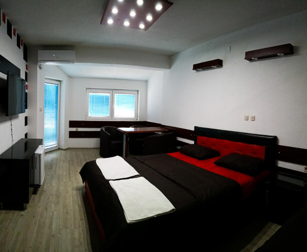 3, Kice Apartments