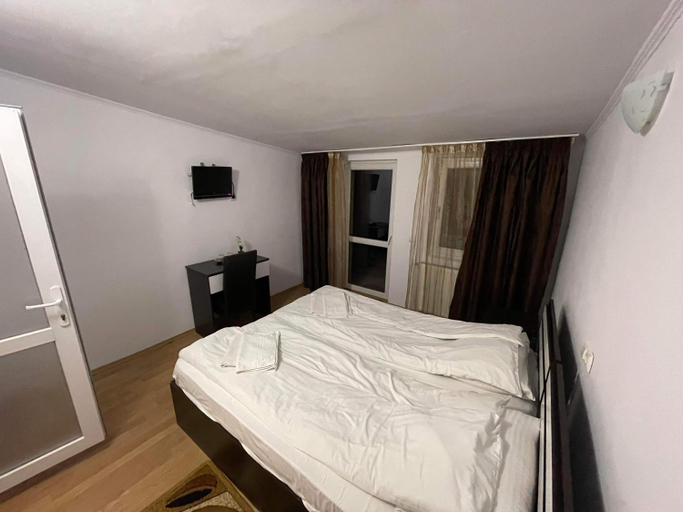 Others 3, Casa Floraly, Brasov