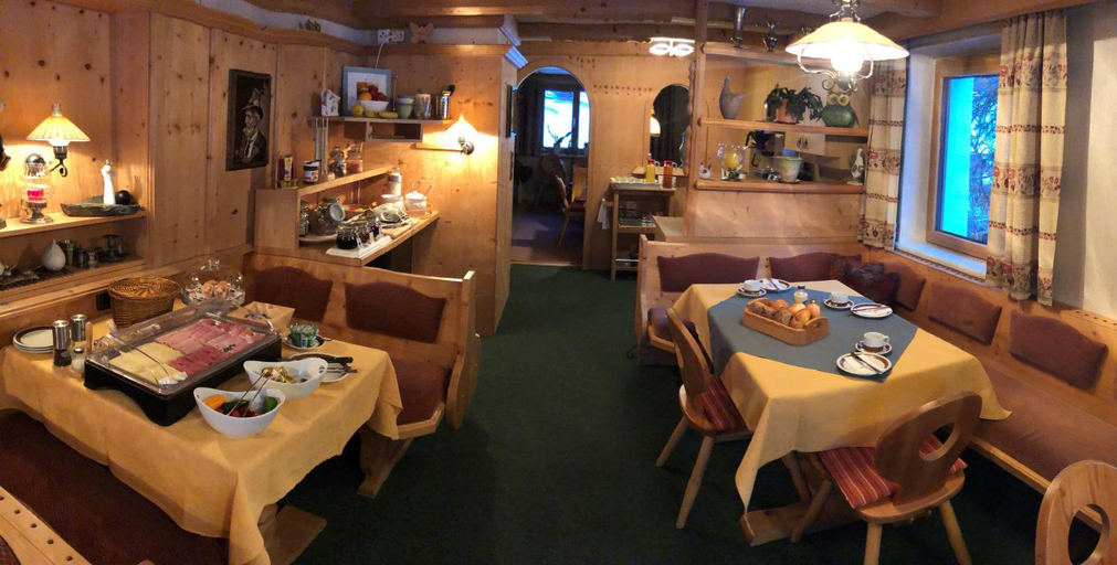 Food & Drinks 3, Nonas B&B, Landeck