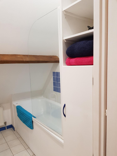 Bathroom 14
