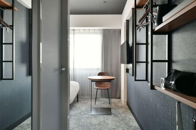 Bathroom 18