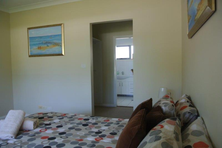 Bedroom, Margaret's Hamptons Beach House, Great Lakes