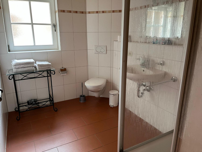 Bathroom 1, GENSLEITEN, Rottal-Inn
