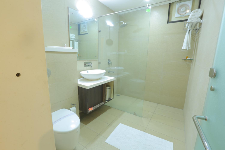 Bathroom 4, Hotel Vasundhara Palace Rishikesh, Garhwal