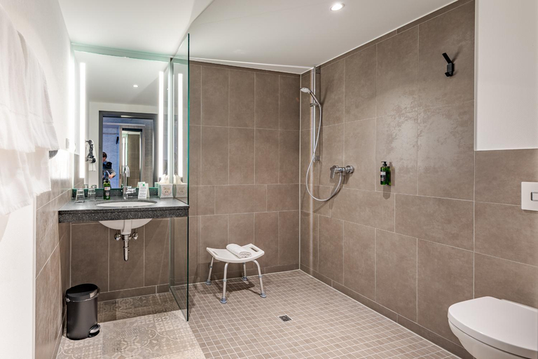 Bathroom 4, Hotel am Russel, Kassel