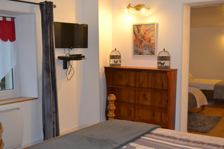 Bedroom 1, Maison d'hotes A la fontaine fleurie 88, Vosges
