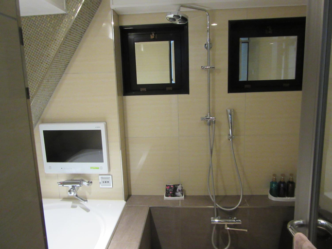 Bathroom 6