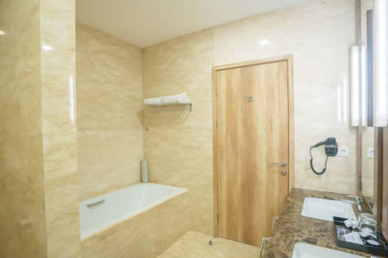 Bathroom 26