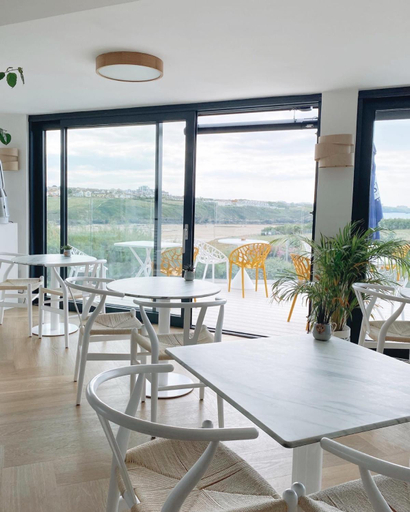 Food & Drinks 4, Porth Beach Hotel, Cornwall