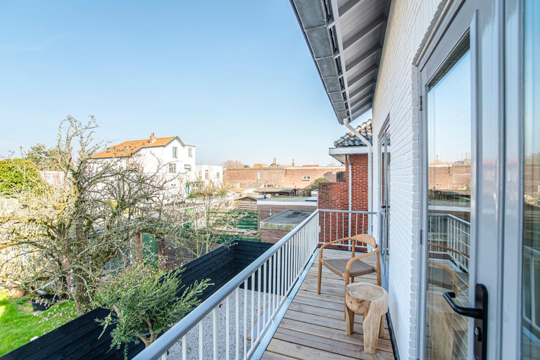 Others 4, Marley’s Beachhouse - Luxury Guest Room with balcony, Zandvoort