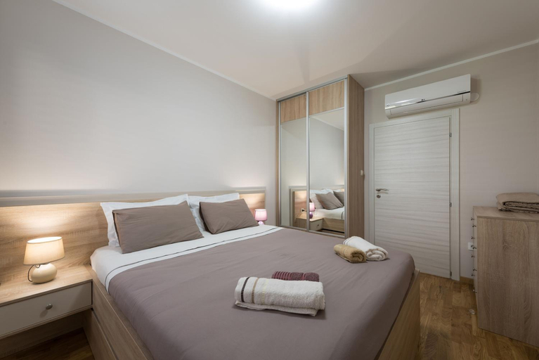 Others 5, EdiLux
