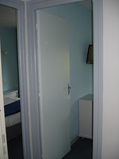 Bedroom 3, Europa Hotel, Isère
