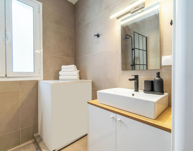 Bathroom 4, Superb flat in historic centre of Athens, Attica