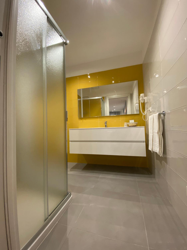 Bathroom 7