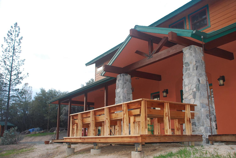 Others 4, Sierra Trails Inn, Mariposa