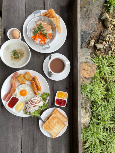 Food & Drinks, Baanrimfai Homestay, Phanom