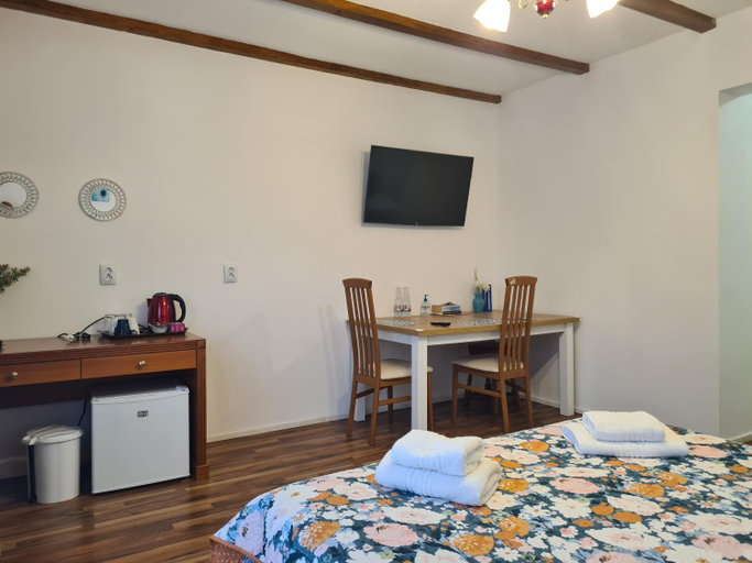 Others 4, Luca's House ( aeroport Henry Coanda, Therme Bucuresti), Balotesti