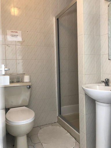 Bathroom 4, Ultimate Family Guest House, Blackpool