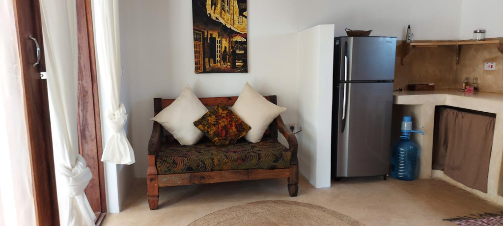 Others 4, Namayani apartment, Kaskazini 'A'