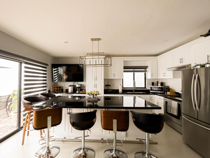 Dining Room 9