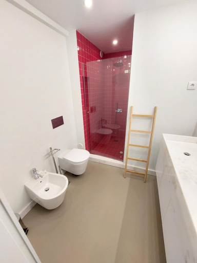 Others 2, Santiago Rooms, Caminha