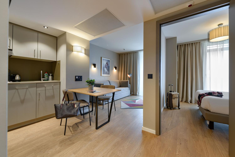 Dining Room 10